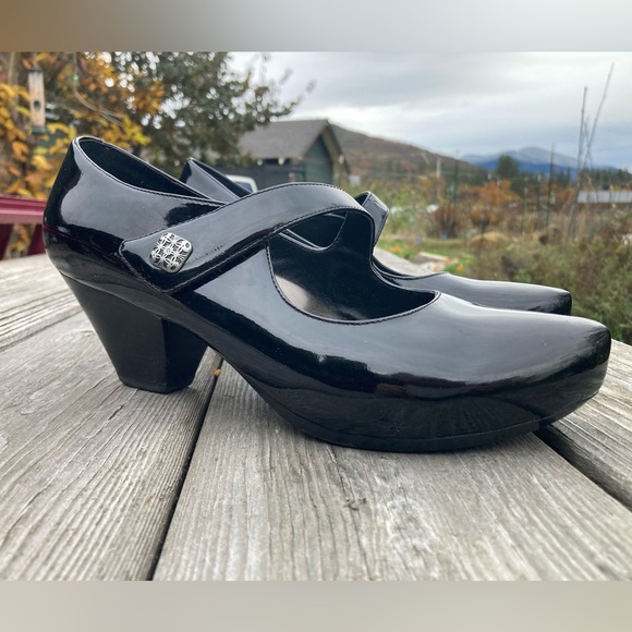 DANSKO Betty Patent Leather Mary Jane Heel Size 39 - Picture 2 of 8